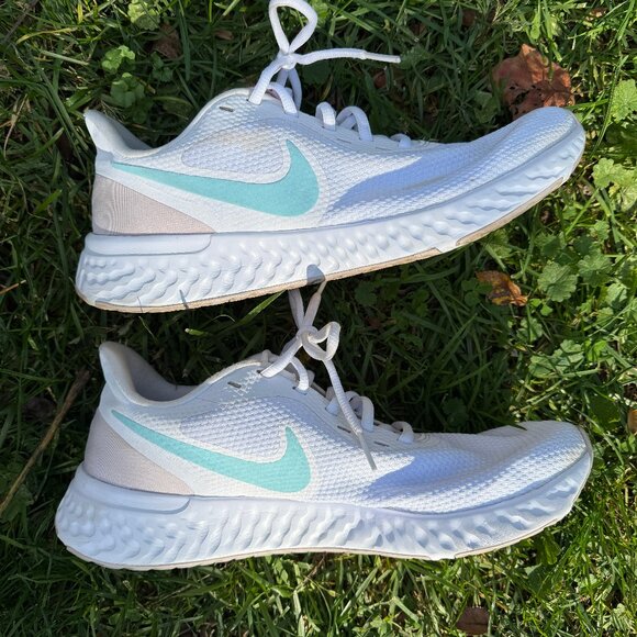 Nike Women's Revolution Sneaker - Size 11 - Picture 3 of 11